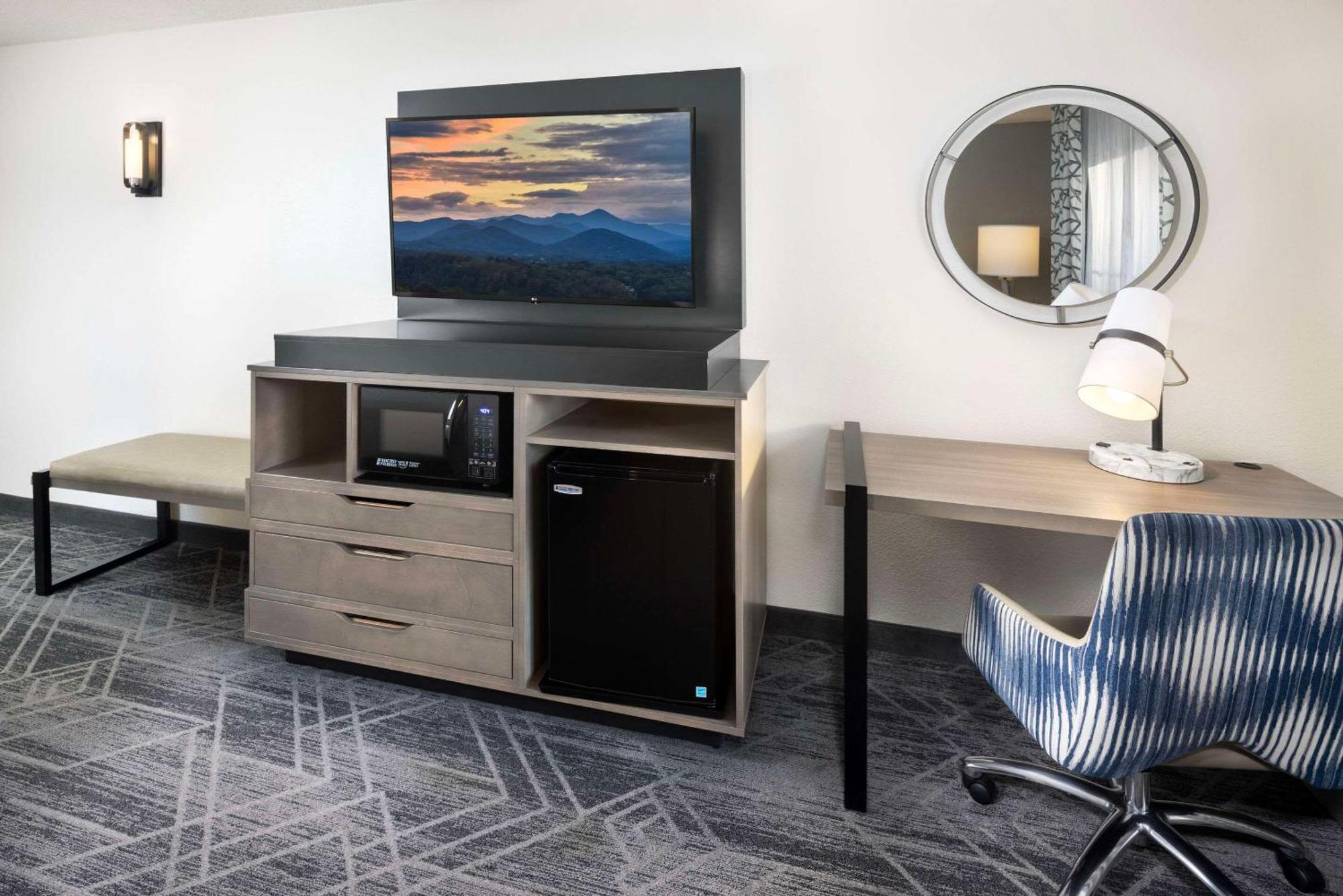 Country Inn & Suites By Radisson Asheville Downtown Tunnel Road Экстерьер фото