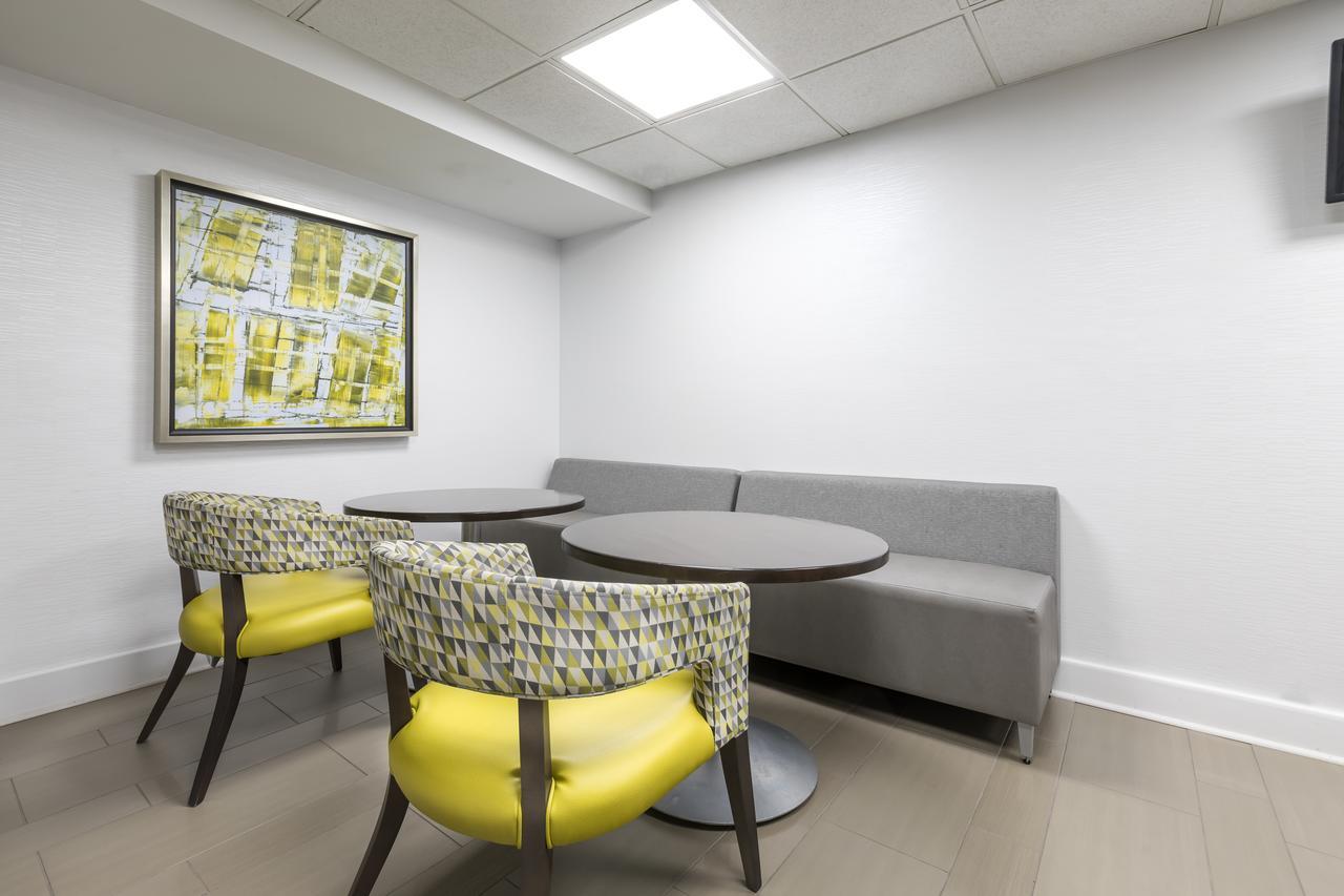 Country Inn & Suites By Radisson Asheville Downtown Tunnel Road Экстерьер фото